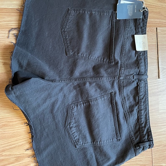 NWT Universal Threads Shorts - Picture 10 of 11
